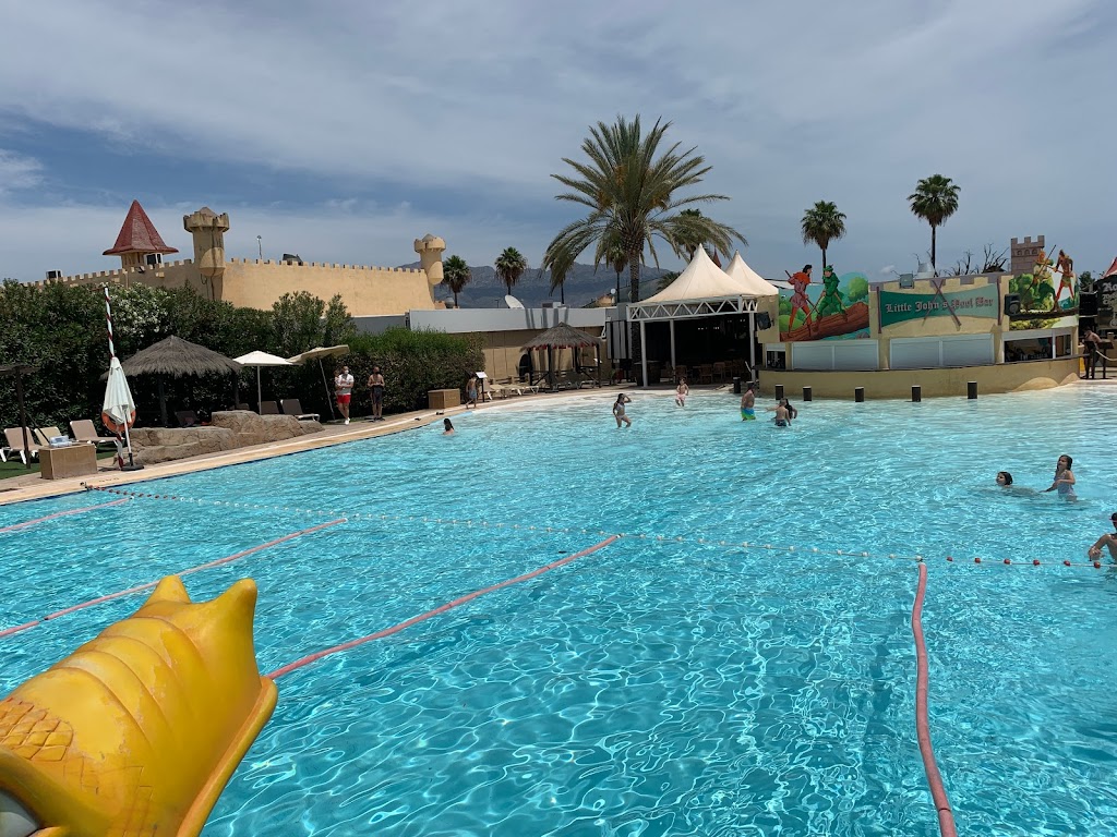 Magic Robin Hood Sports, Water Park & Medieval Lodge Resort - Foto 1