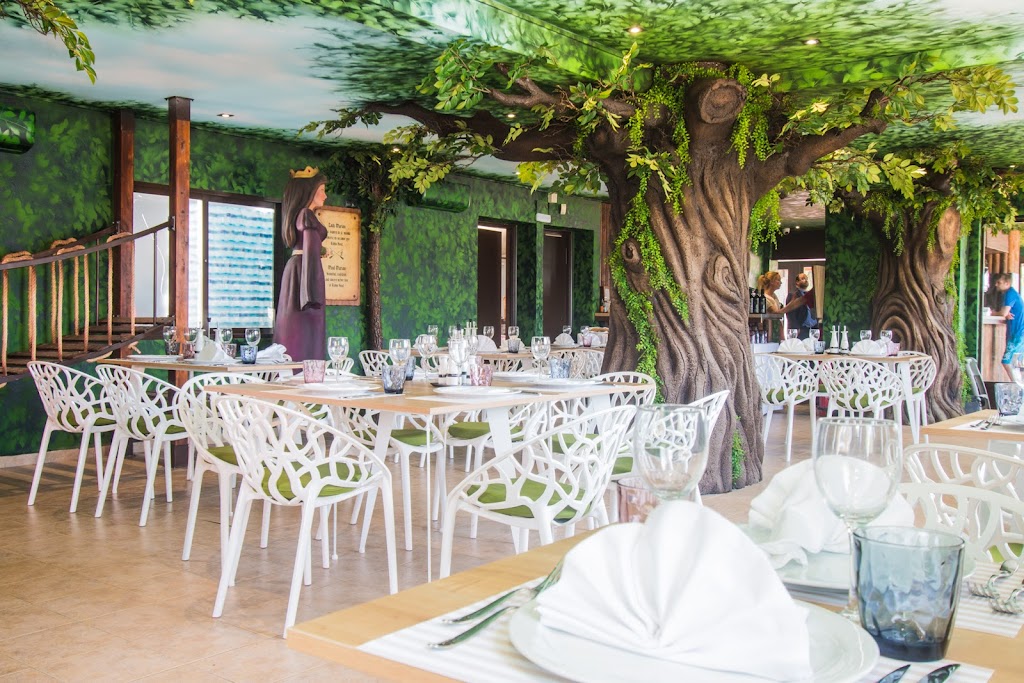 Magic Robin Hood Sports, Water Park & Medieval Lodge Resort 13