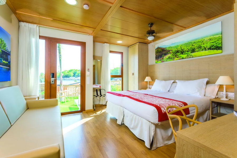 Magic Natura Animal, Water Park & Polynesian Lodge Resort 10