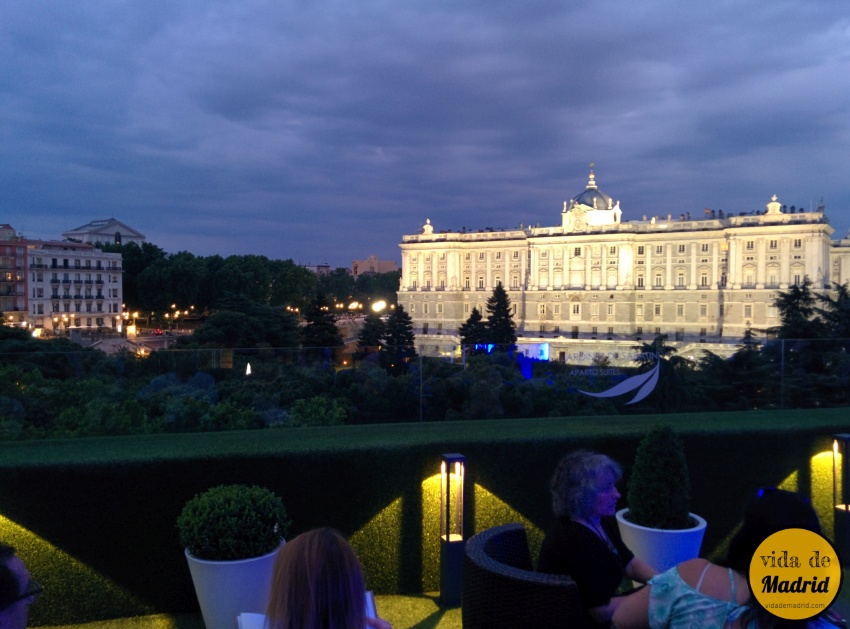 Jardines de Sabatini Apartosuites 19