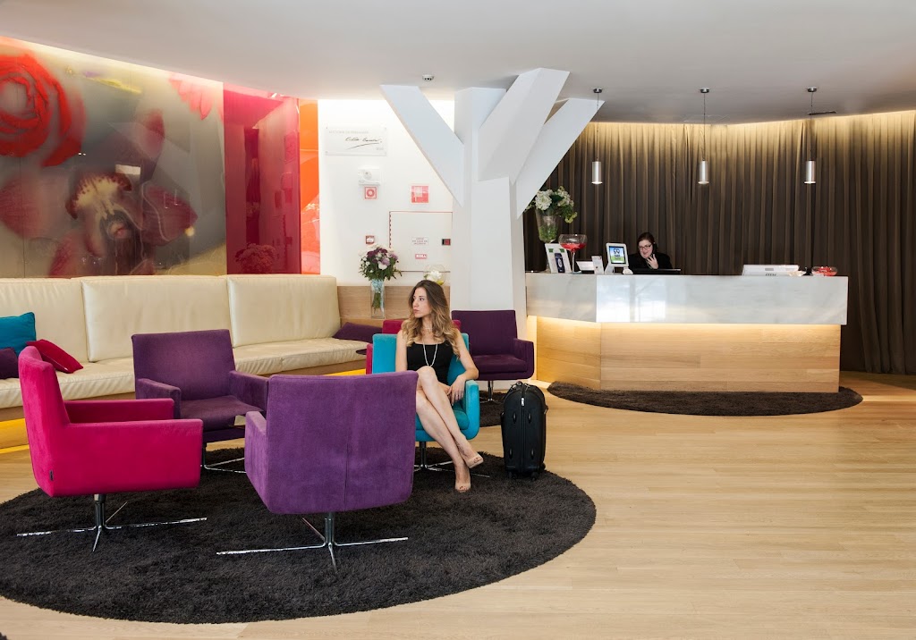 Jardines de Sabatini Apartosuites 5