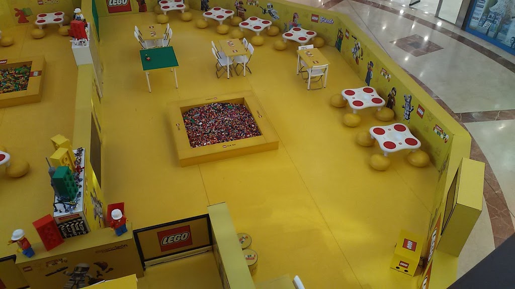 Lego Fun Factory León 1