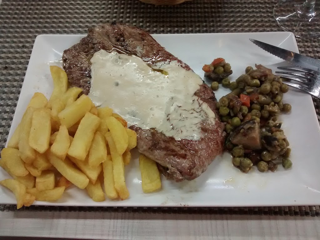 Caupona Restaurante Cafetería 18