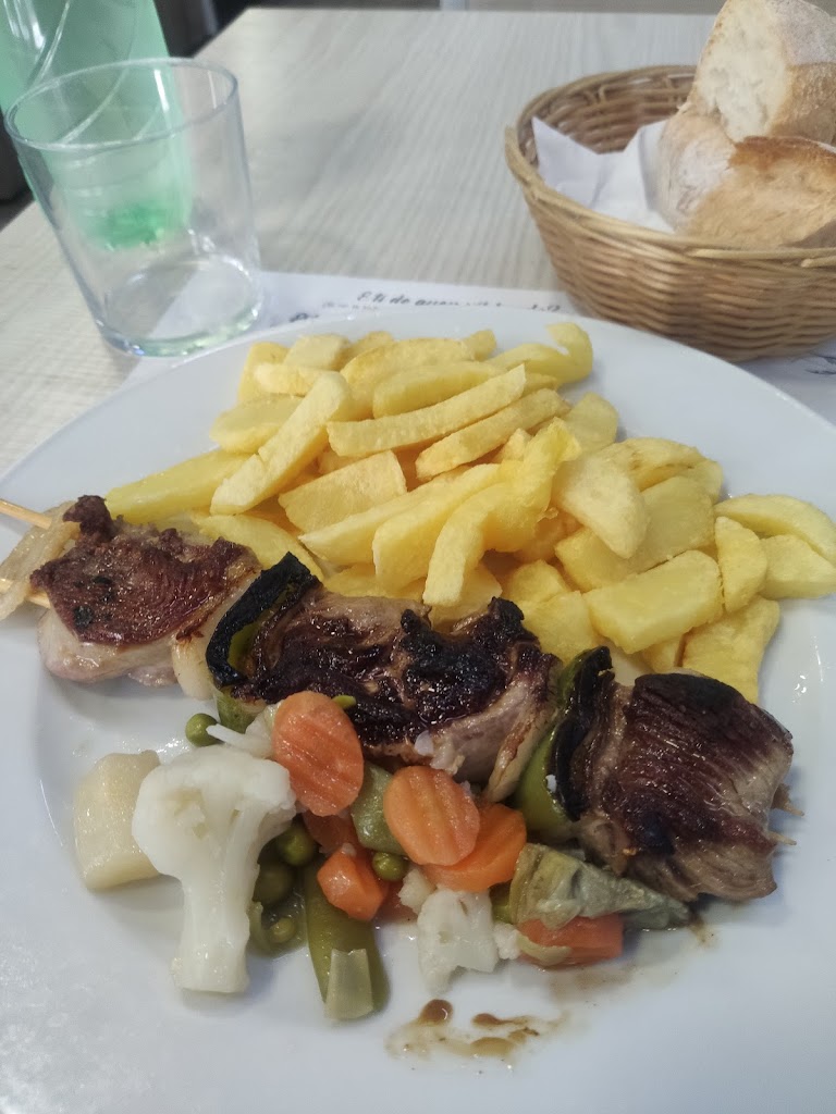 Caupona Restaurante Cafetería - Foto 17