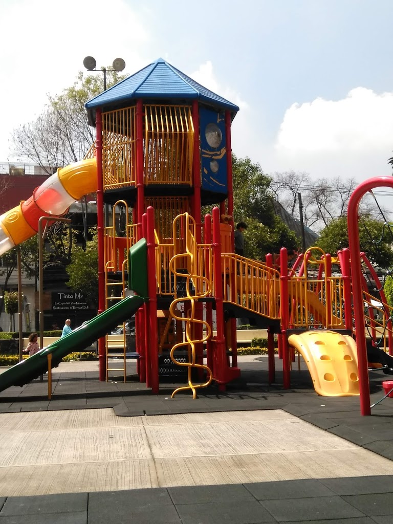 Parque Alfonso Esparza Oteo 16