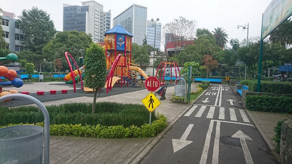 Parque Alfonso Esparza Oteo 19