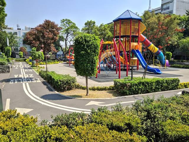 Parque Alfonso Esparza Oteo 1