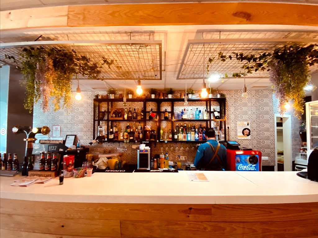 Poppins Coffee & Restaurant 14