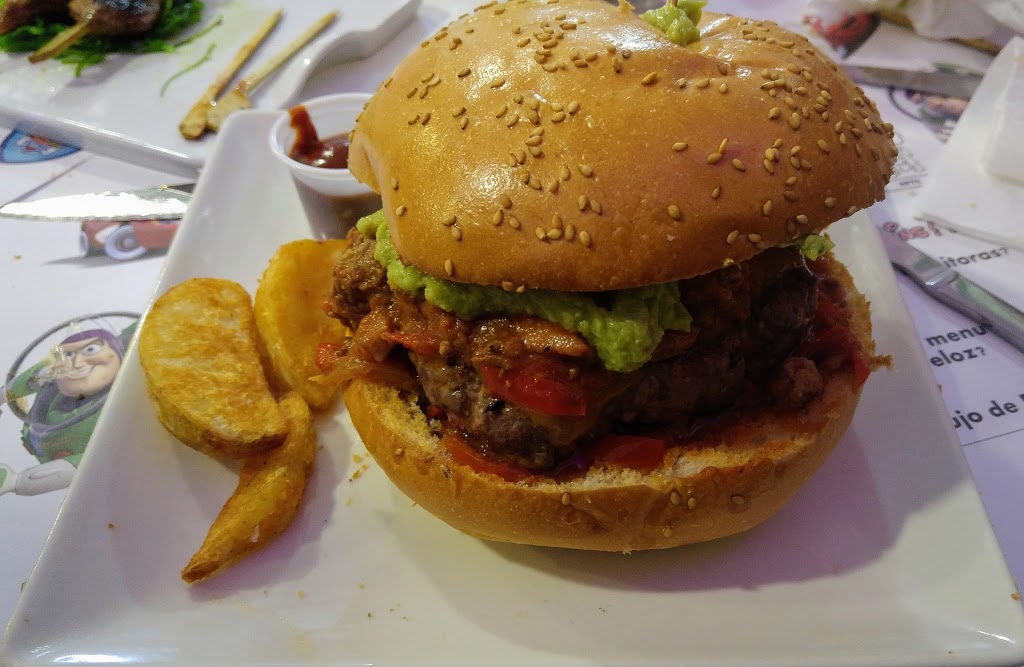 Poppins Coffee & Restaurant 11