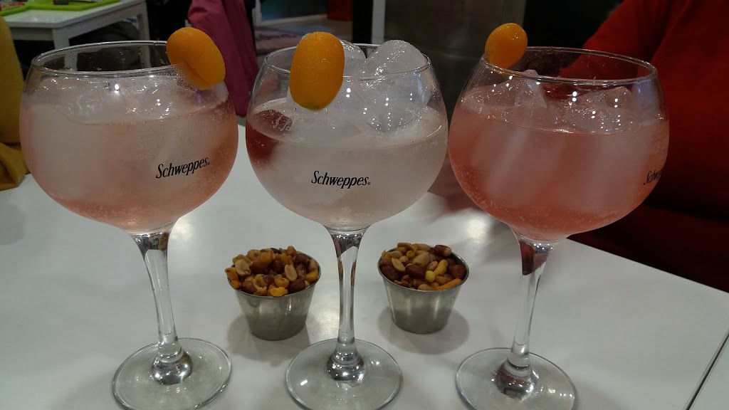 Poppins Coffee & Restaurant 12