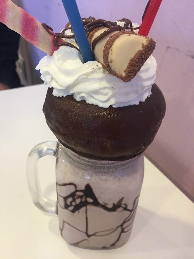 Poppins Coffee & Restaurant 2